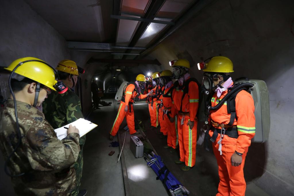 矿井灾害应急救援技术比赛现场